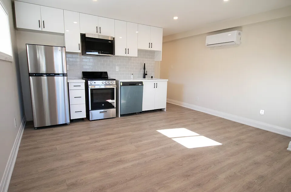 184 Bradley Ave #3