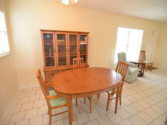 5th image of 30 Pine Arbor Ln