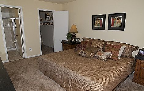 Master 11'5x15'5 Full Bath