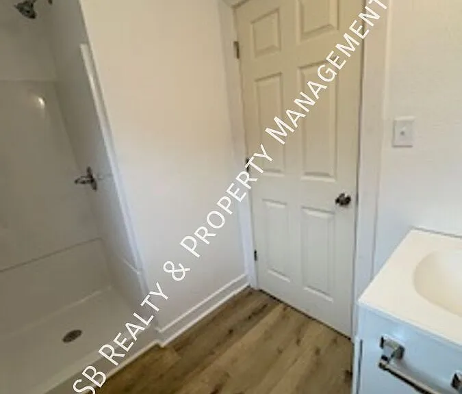 815 Park Ave #14 — Photo 15