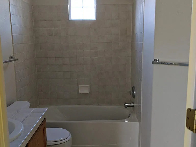 414 Poppy Dr — Photo 4