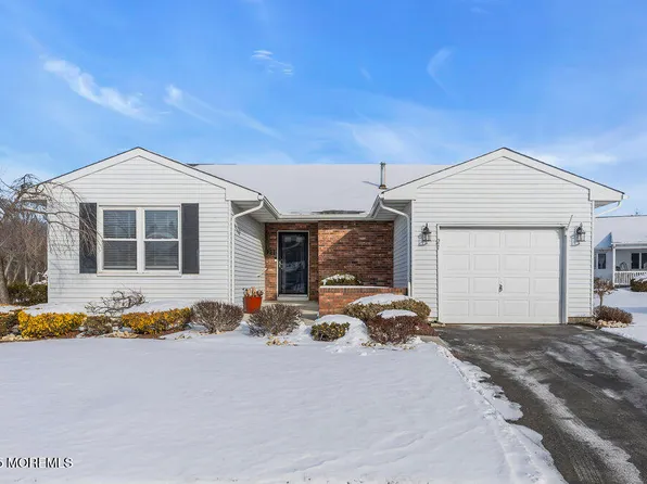 21 Weston Court, Marlboro, NJ 07746