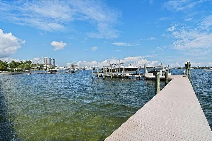 3410 N Flagler Dr — Photo 72