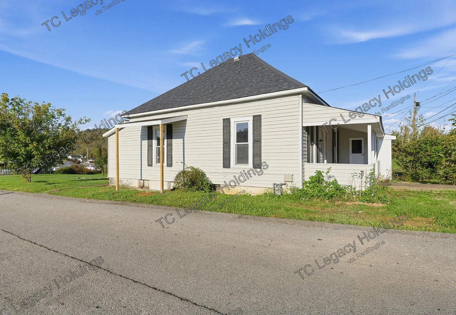 3 bed, 1.0 bath, 1000 sqft, $1,300 — Photo 3