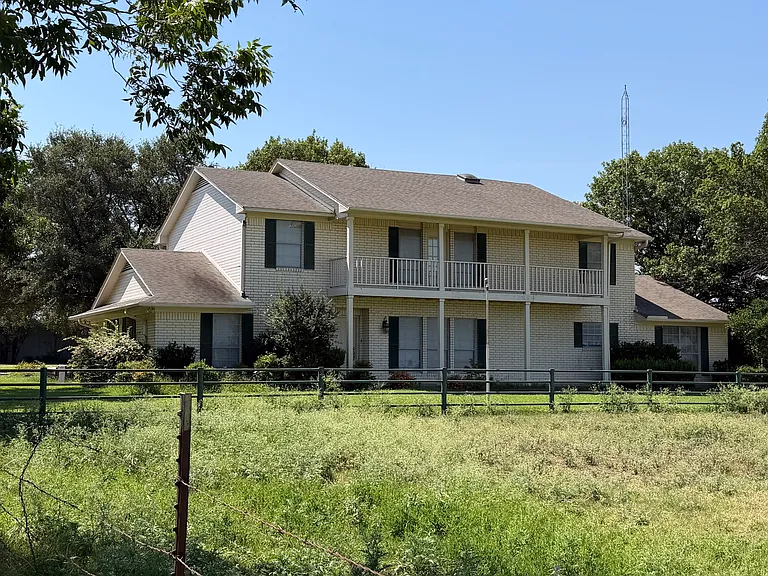 1111 Cedar Rock Pkwy — Photo 1