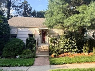 21 Athol Place, Hamden, CT 06517