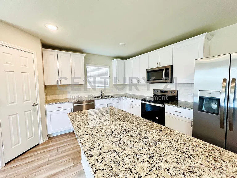 4649 Greyberry Dr — Photo 8