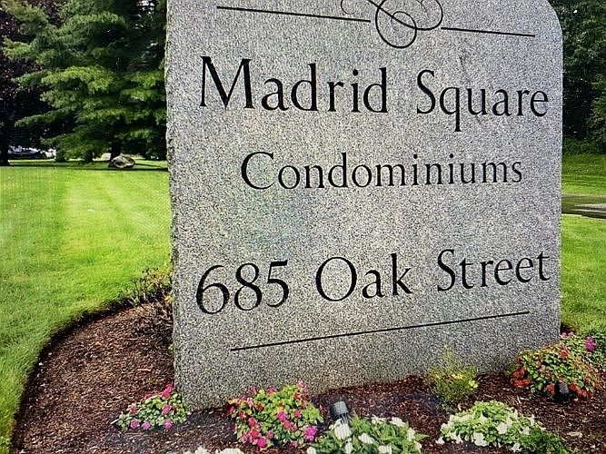 1st image of 685 Oak St #46