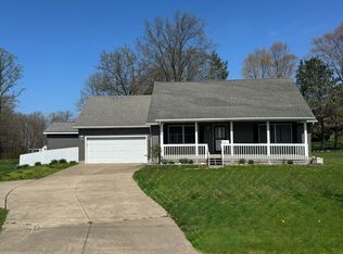5222 E Lake Rd, Erie, PA 16511
