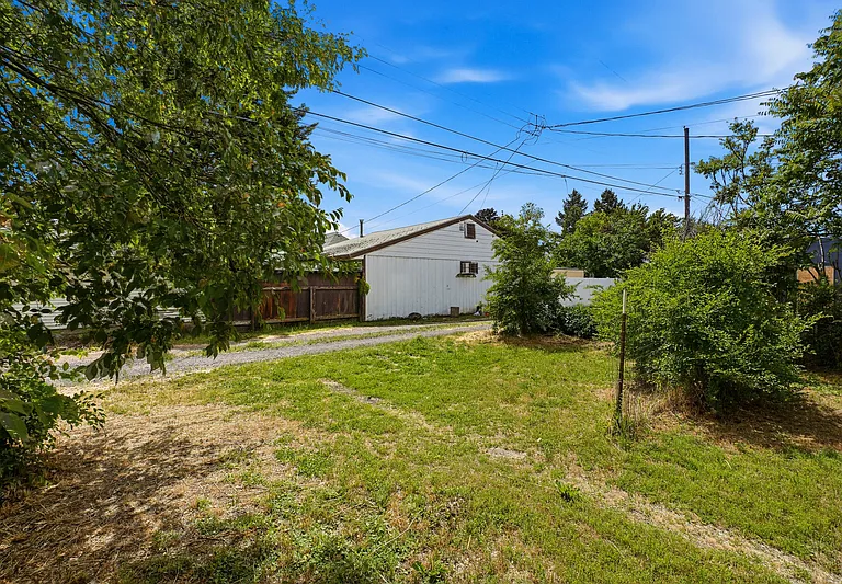 314 E Ermina Ave — Photo 33