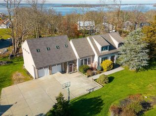 322 Bristol Ferry Rd, Portsmouth, RI 02871