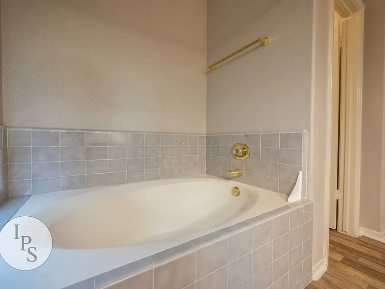 1936 E Quincy Ave — Photo 24