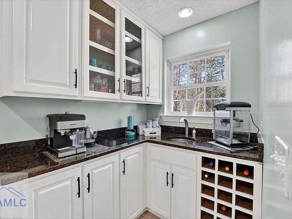 5th image of 851 Flora Ellen St