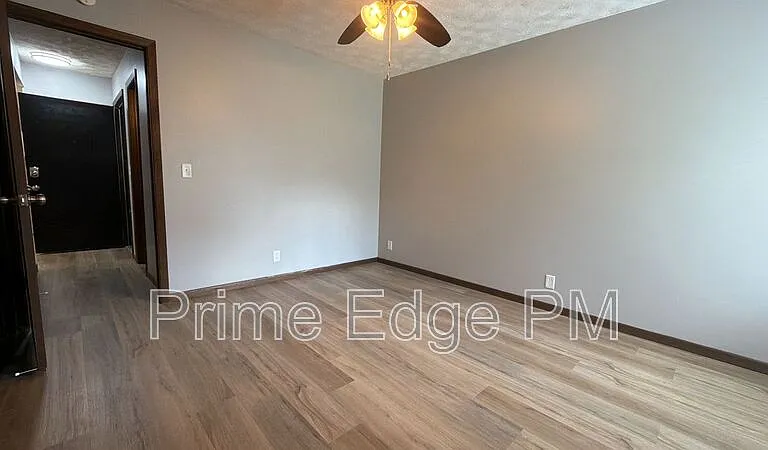 6235 Holdrege St #D-5 — Photo 20