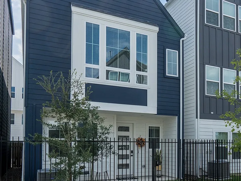 8324 Springwood Canyon Ln — Photo 1