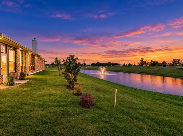 902 Saint Matthew Cir, Royse City, TX 75189