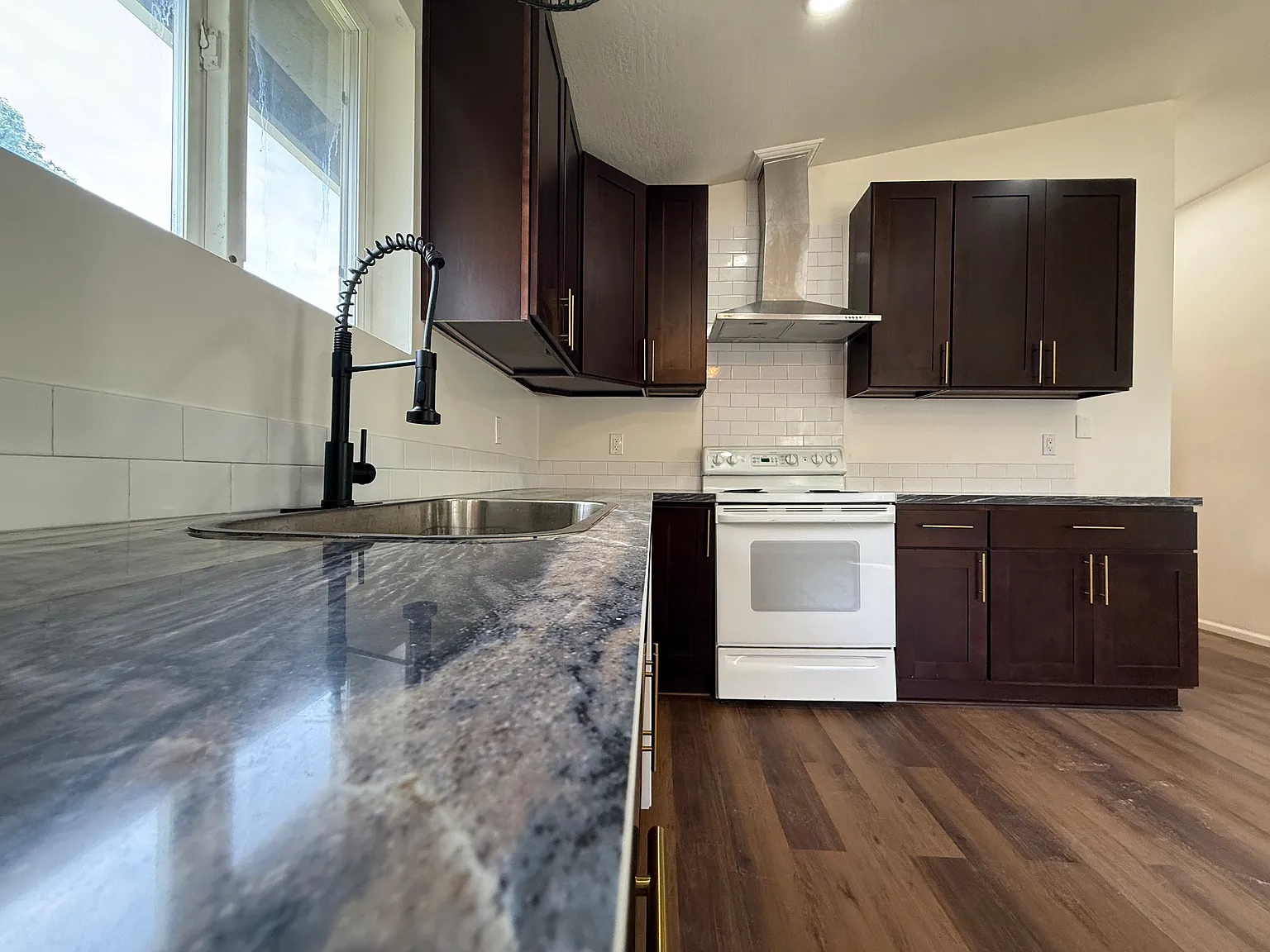 3 bed, $1,350 — Photo 3