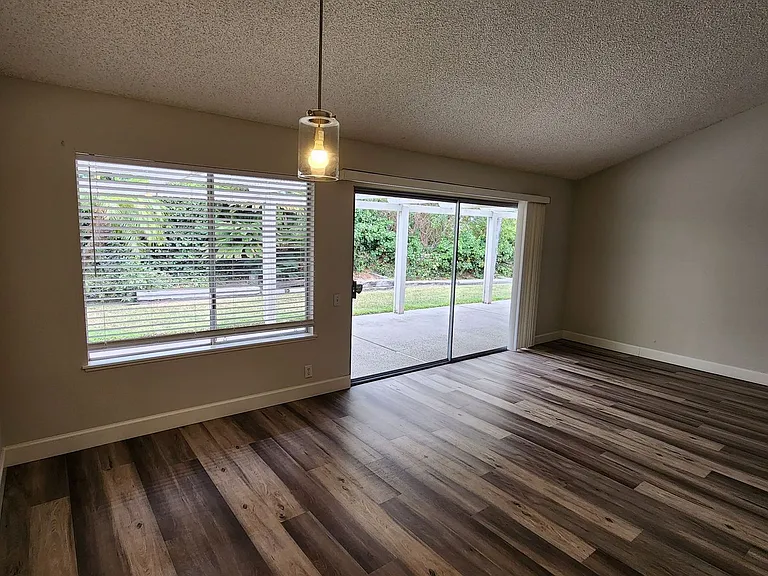 26731 Valpariso Dr — Photo 6