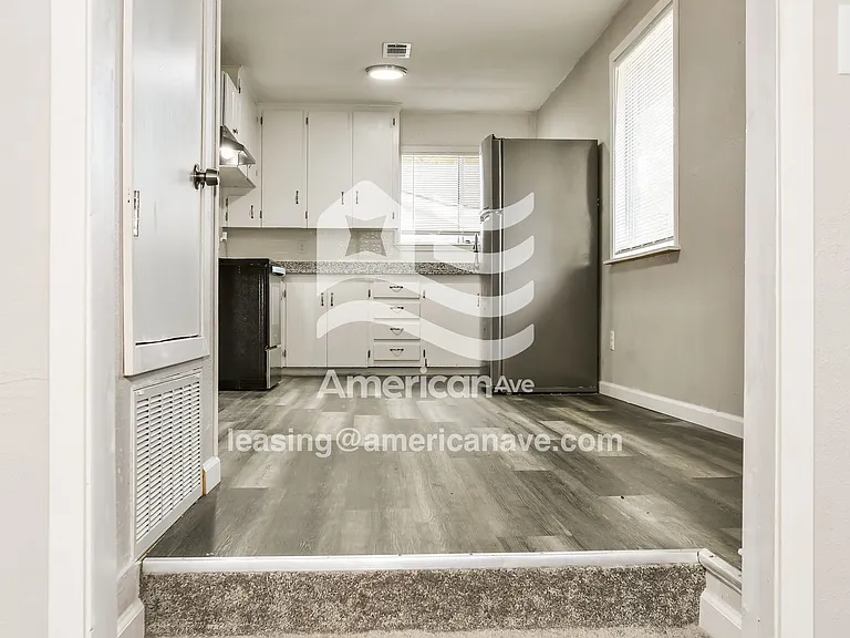 1287417_004_dining_room_13719237.jpg