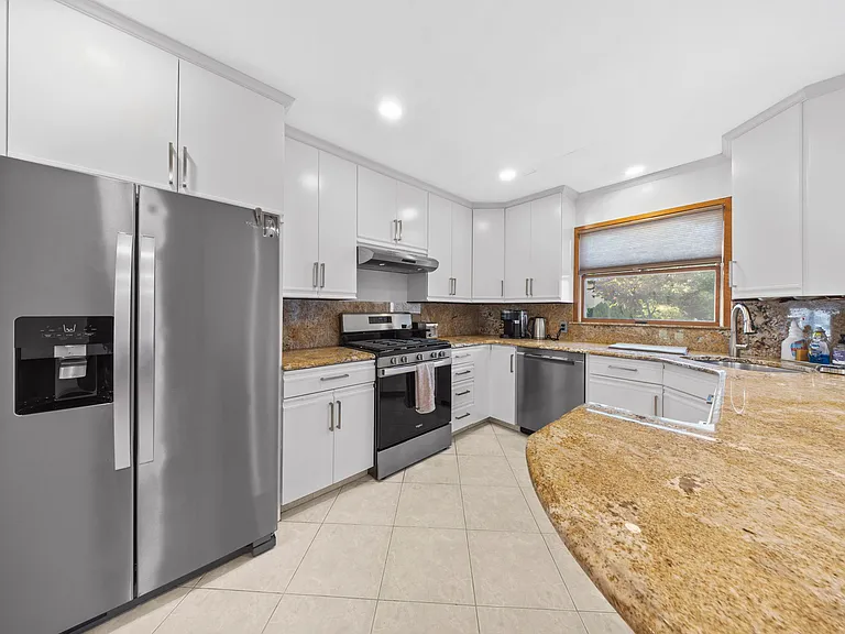 62 Sycamore Rd — Photo 11