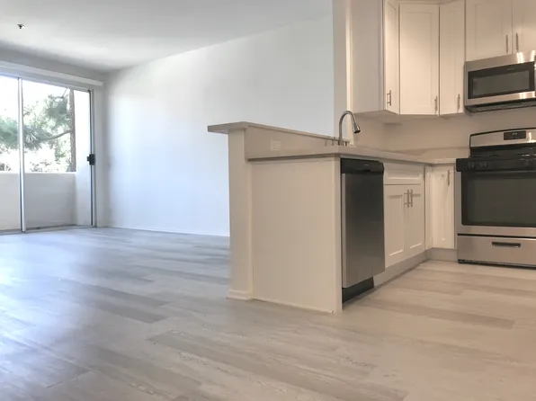 Villa Adobe, 404 Shatto Pl #16a9755ad, Los Angeles, CA 90020