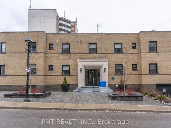 8 Wellington St W #4, Brampton, ON L6Y 1K4