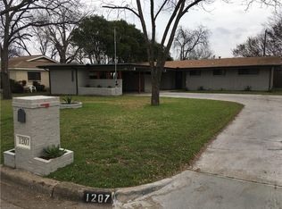 1207 Park Center St, Benbrook, TX 76126