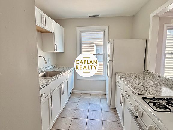 3rd image of 736 Savin Ave #2
