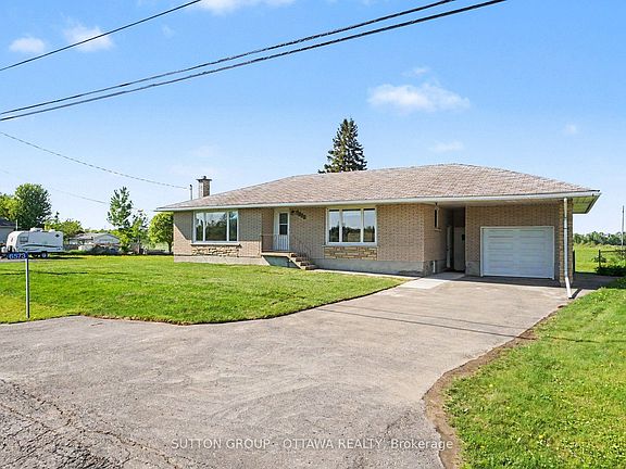 2nd image of 6573 Russell Rd
