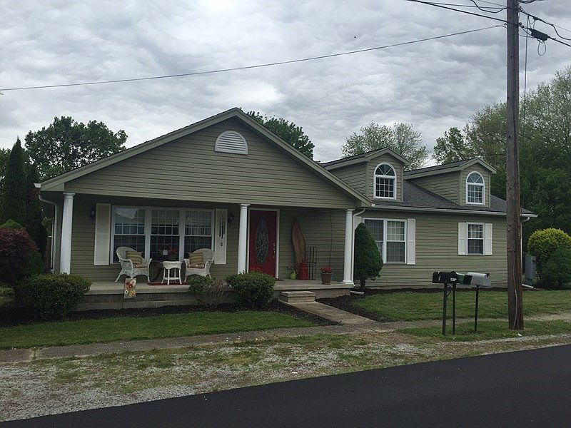 1st image of 112 N Hickory St