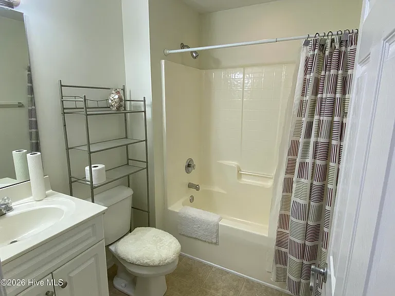 1041 Bridgeport Way — Photo 5