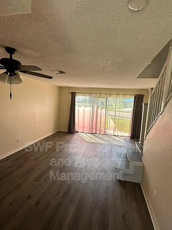 2 bed, 1.5 bath, 1122 sqft, $1,395 — Photo 3
