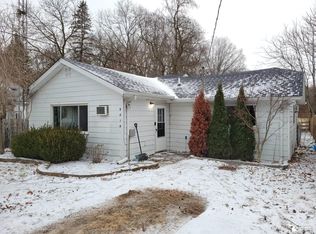 8418 Lewis Ave, Temperance, MI 48182