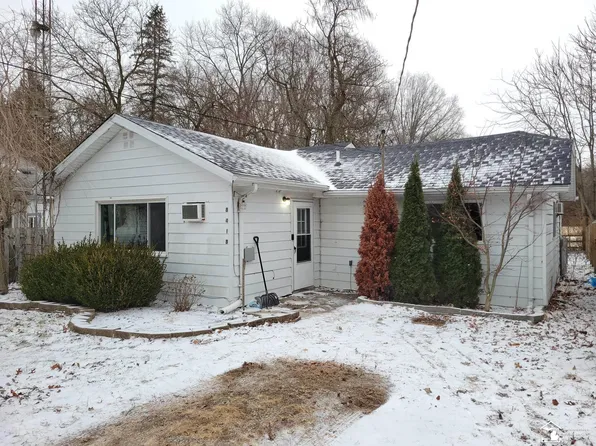 8418 Lewis Ave, Temperance, MI 48182