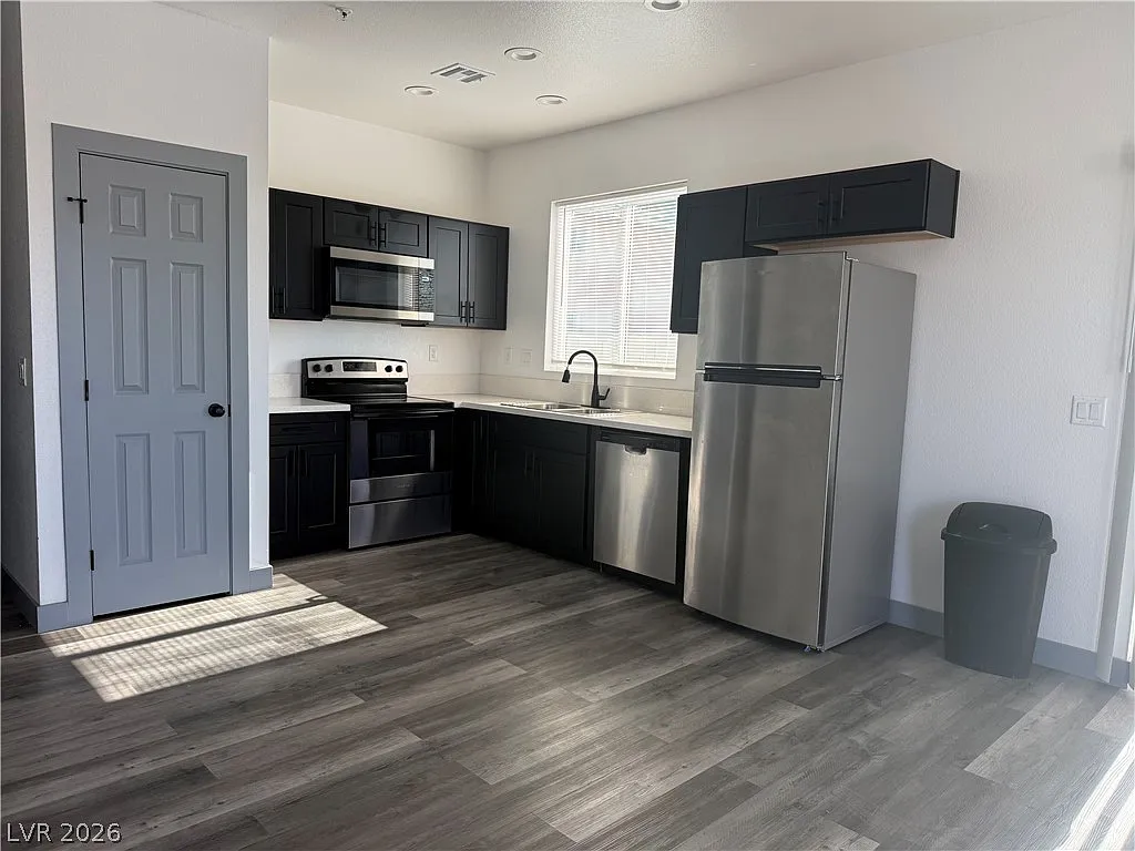 3 bed, 2.0 bath, 1538 sqft, $1,650 — Photo 3