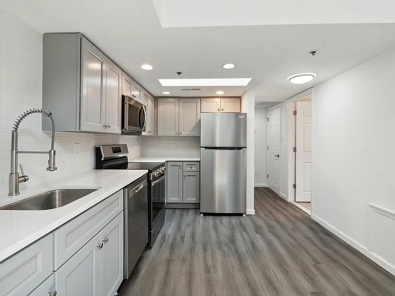 152 Nassau St #22 — Photo 4