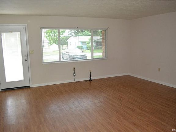 3rd image of 52 S Lucille St