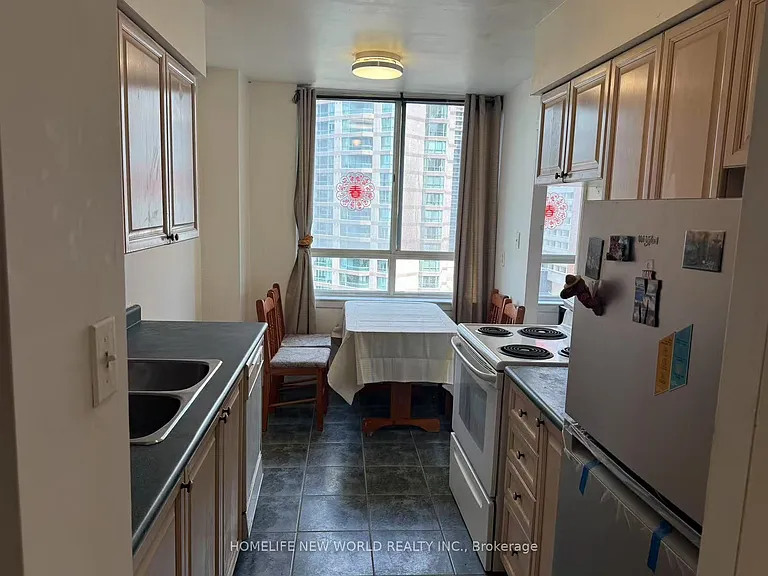 633 Bay St #1003 — Photo 17