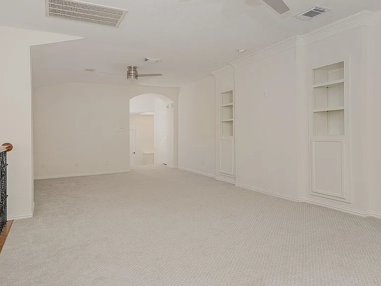 11 N Lansdowne Cir — Photo 31