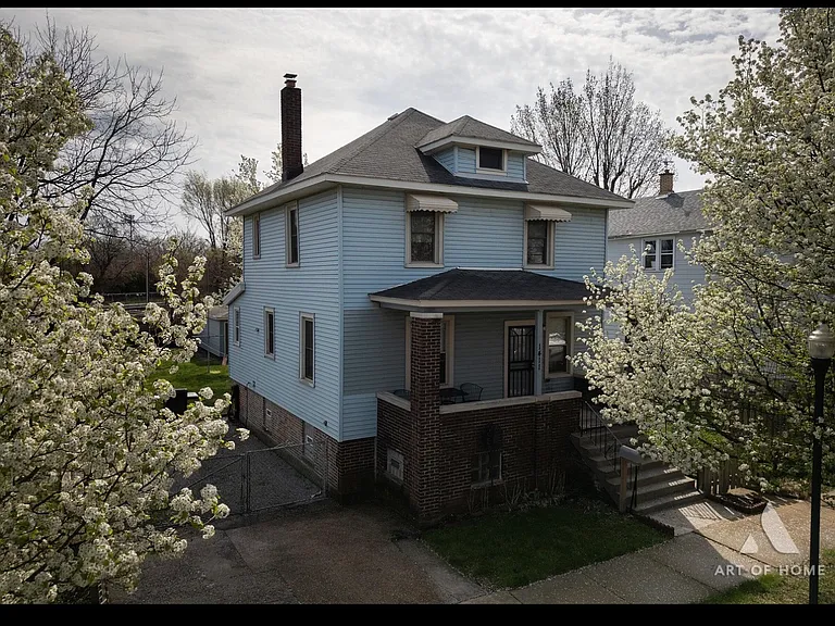 Roberts Ave — Photo 17