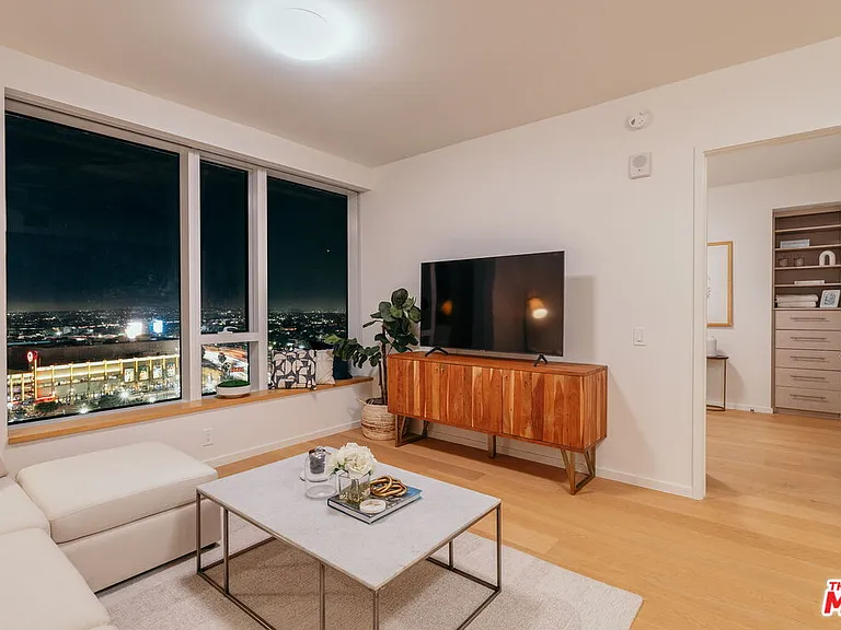 889 Francisco St #1801 — Photo 17