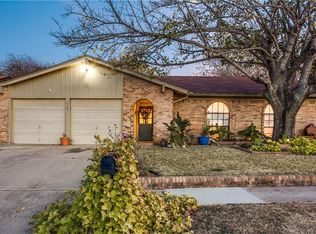6204 Stardust Dr S, Watauga, TX 76148