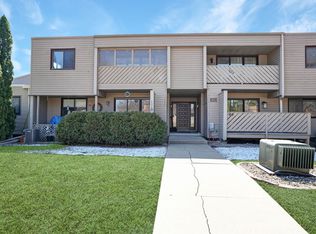 1114 Prairie Meadow Ct #12, Waterloo, IA 50701