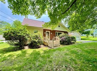 384 Rowe St, Conneaut, OH 44030