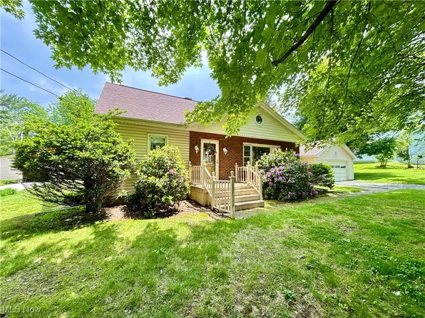 384 Rowe St, Conneaut, OH 44030