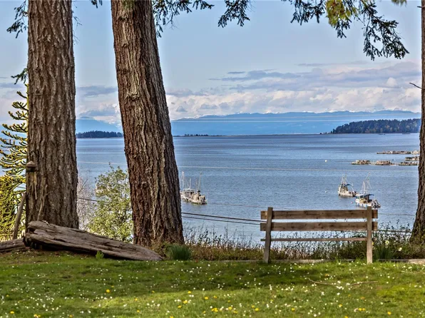 6249/6259 Island Hwy S, Comox Valley, BC V0R 3B0