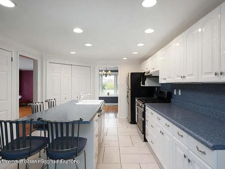219 Elmwood Rd — Photo 4