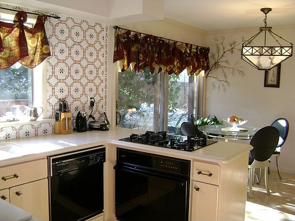 Kitchen With Jenn Air Cooktop