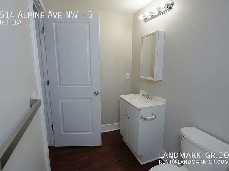 1514 Alpine Ave NW #5 — Photo 10