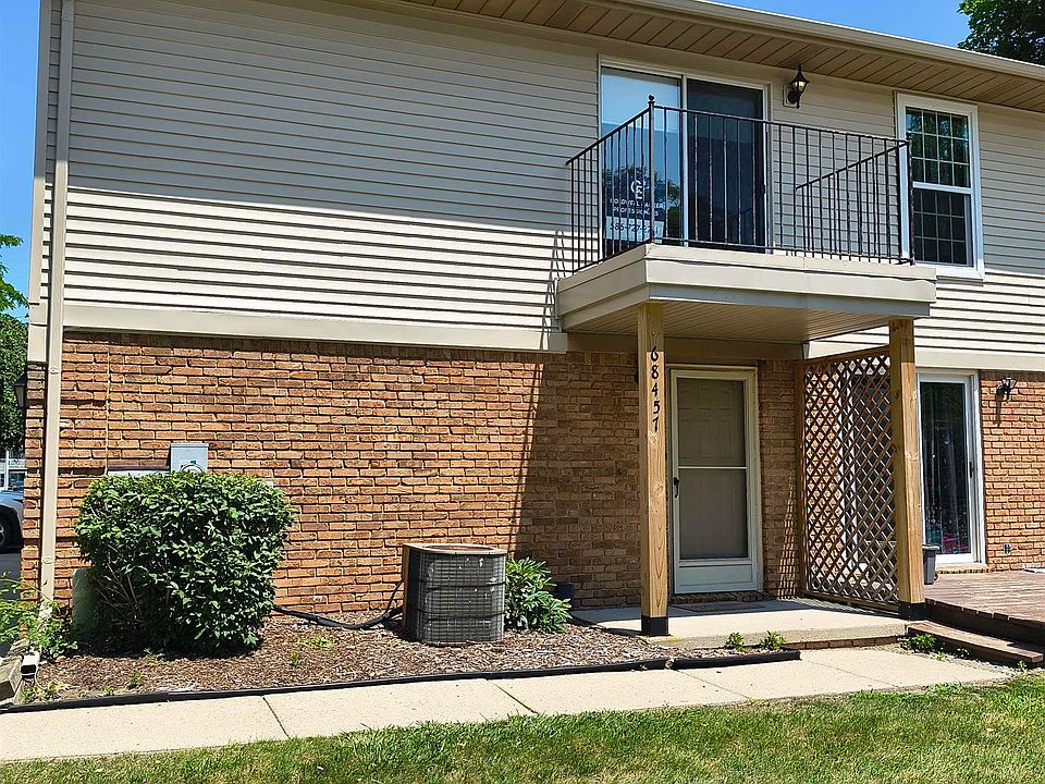 1st image of 68457 Rosewood Ln